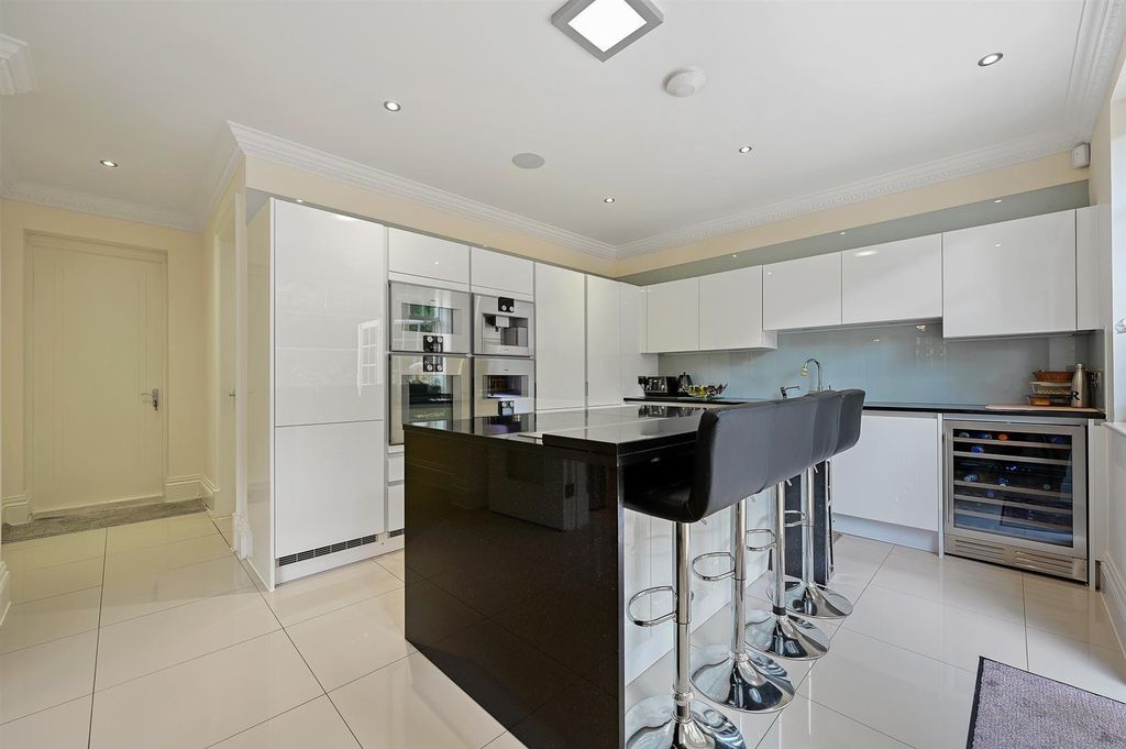 Property photo 3 of 15 Kitchen