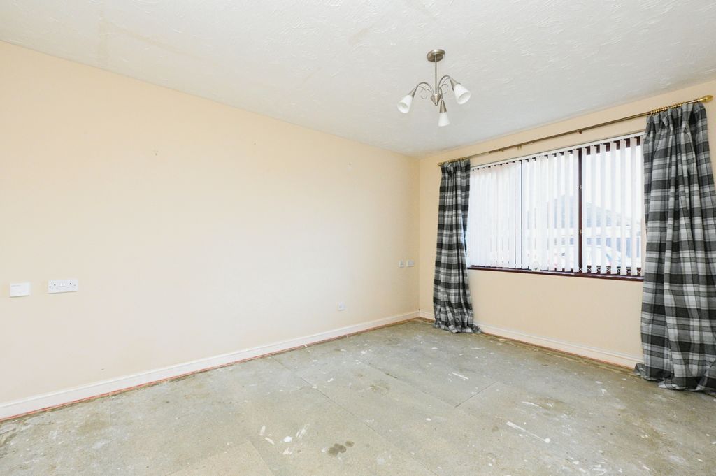 Property photo 1 of 9 Lounge