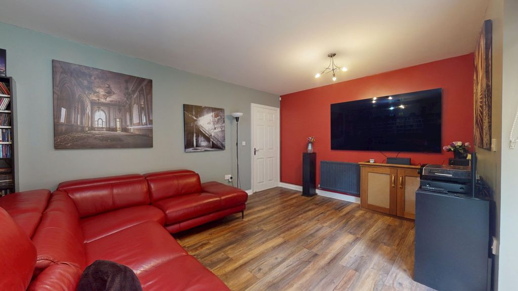 Property photo 2 of 24 4375292