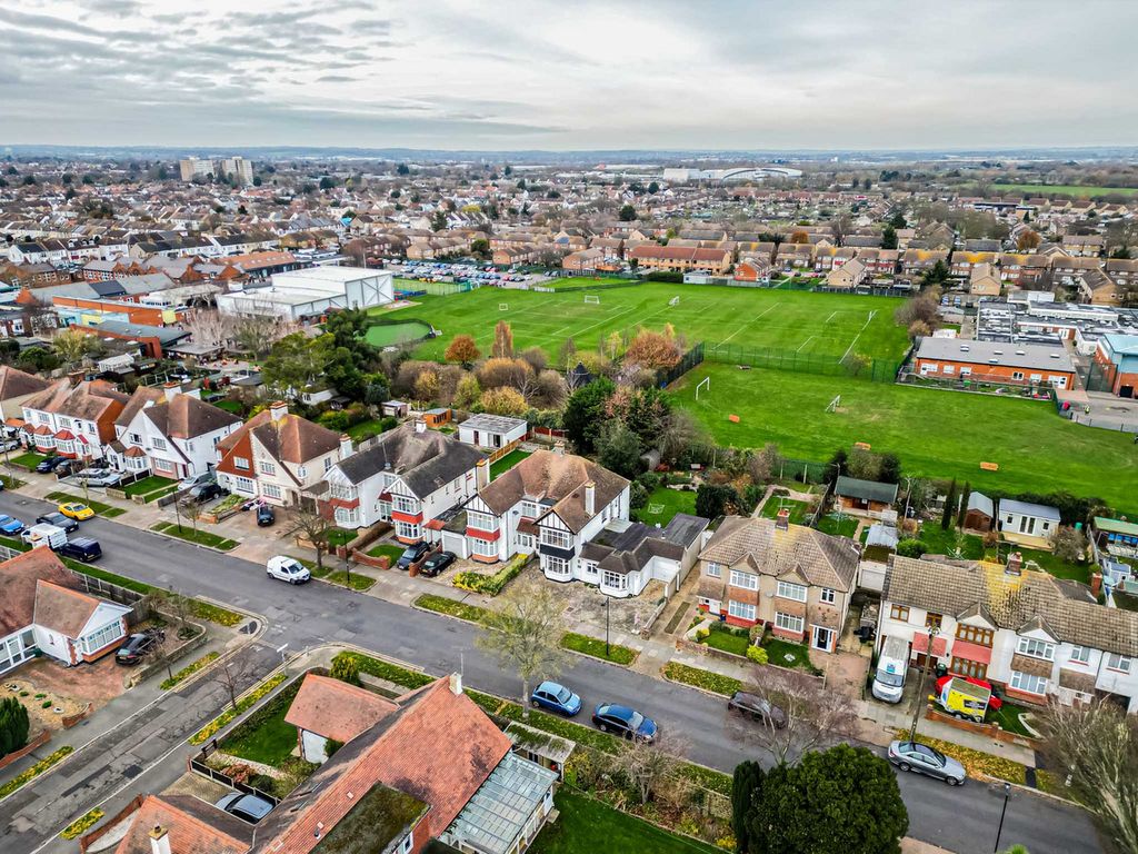 Property photo 1 of 44