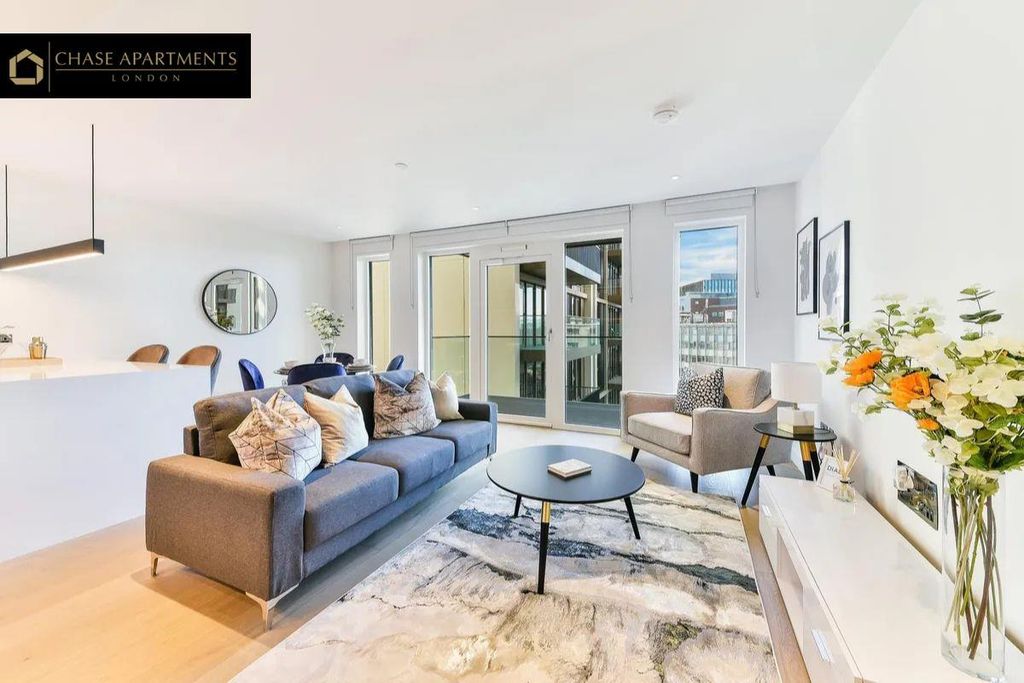 Property photo 1 of 6 Living-Room-Belvedere-Row-Apartments-Fountain-Park