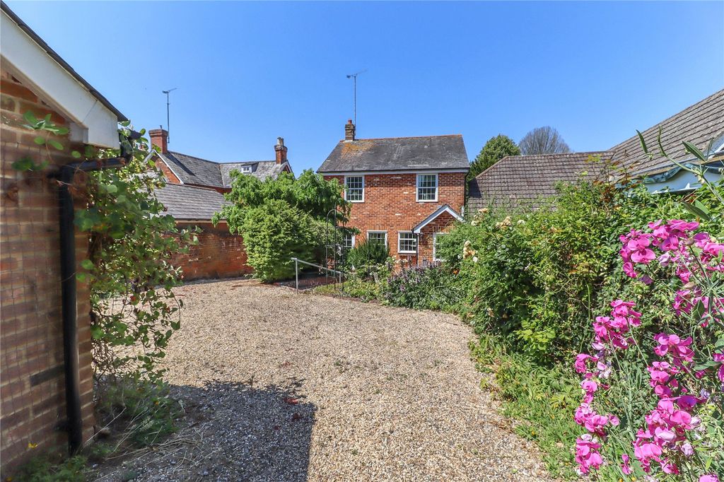 Property photo 2 of 21 Picture No. 22