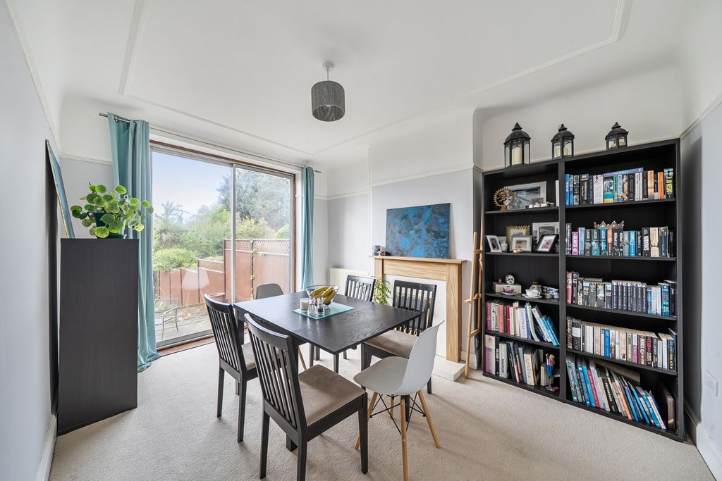 Property photo 3 of 15 1522215-15-6Aa81d...