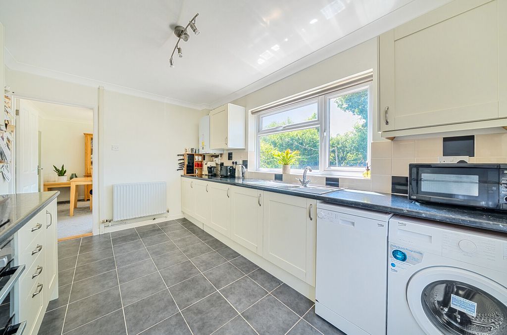 Property photo 3 of 15 1313663-17-685578...
