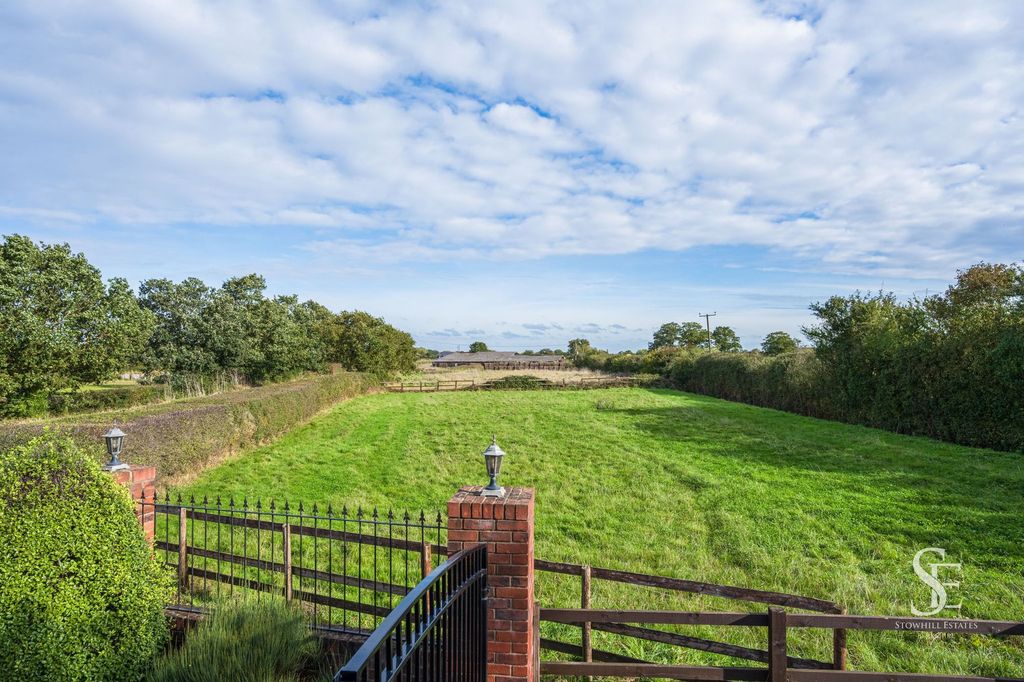 Additional image 30 of 5 bed detached house for saleBuck Farm House, Howe Lane, Binfield RG42