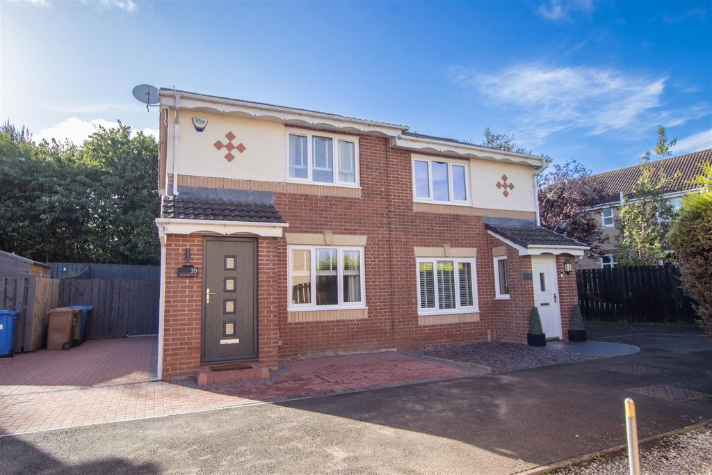 Property photo 1 of 12 External.Front-1.Jpg