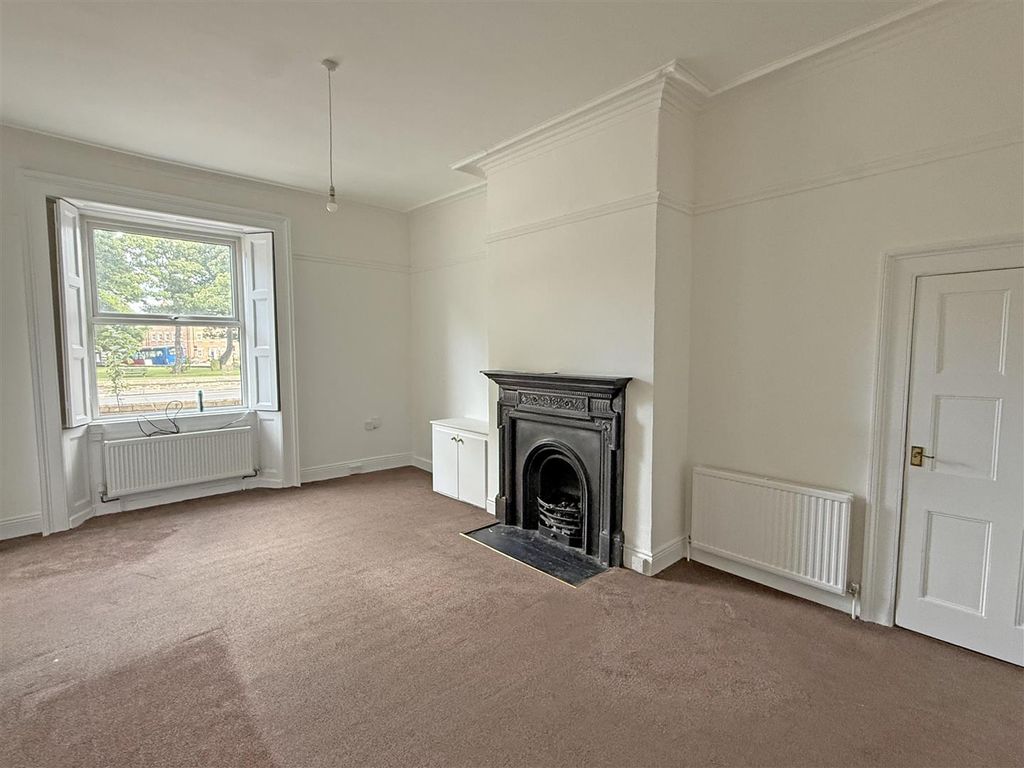 Property photo 2 of 11 Fenwick Terrace Lounge.Jpg