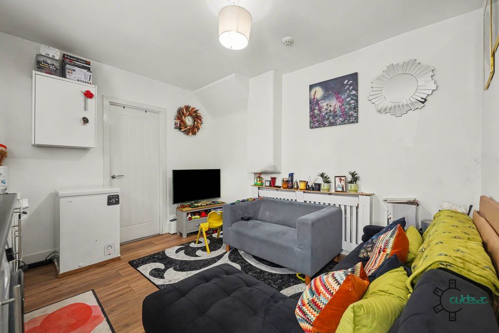 Property photo 2 of 12