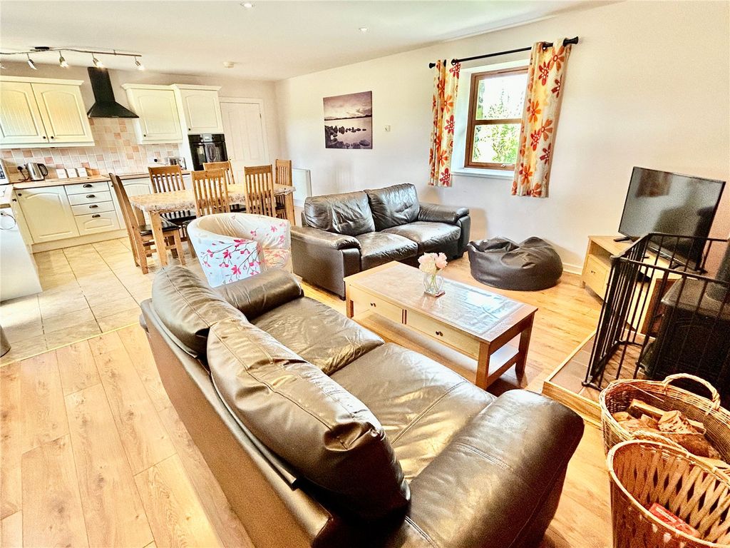 Property photo 3 of 25 Picture No. 20