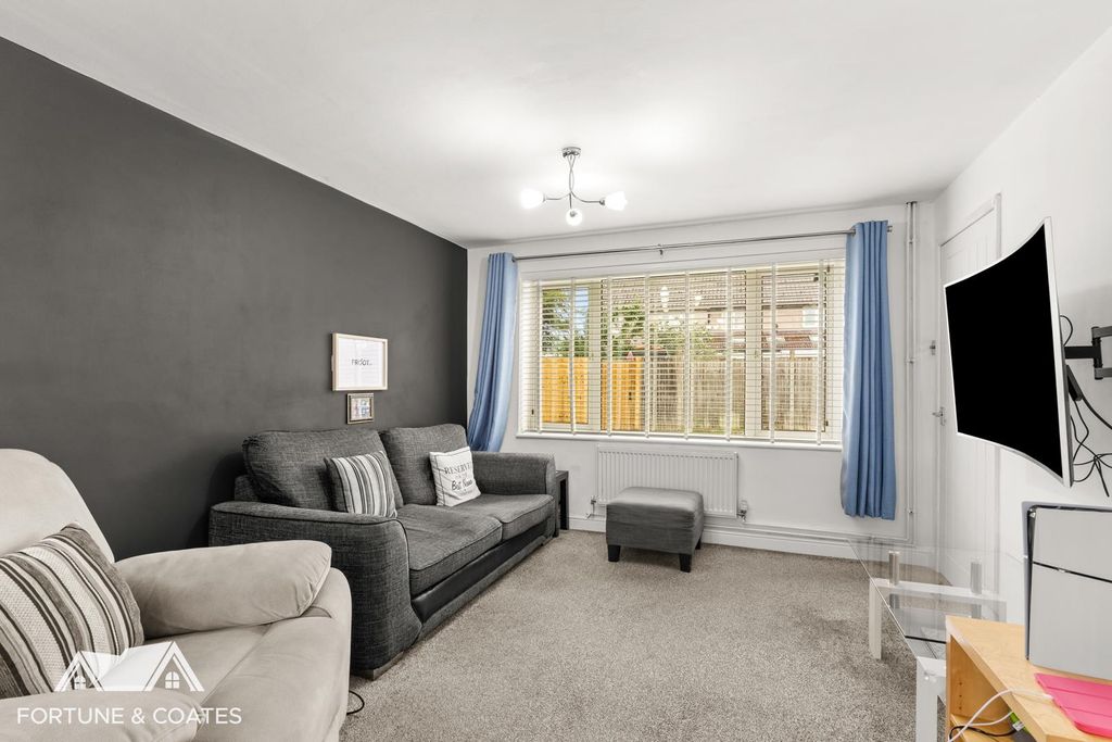 Property photo 3 of 20 Peartreemead_15.Jpg