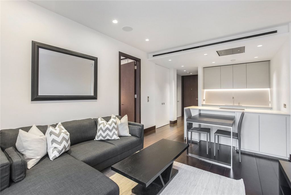 Property photo 3 of 10 Reception