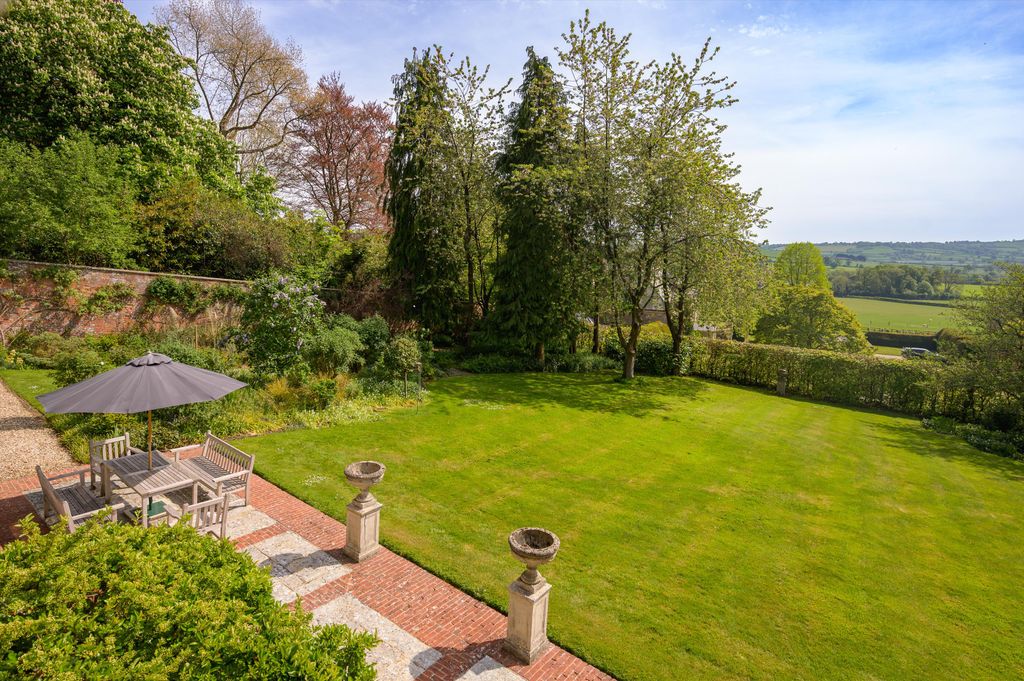 Property photo 2 of 36 Image