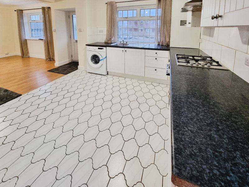 Property photo 3 of 9 Photo 8