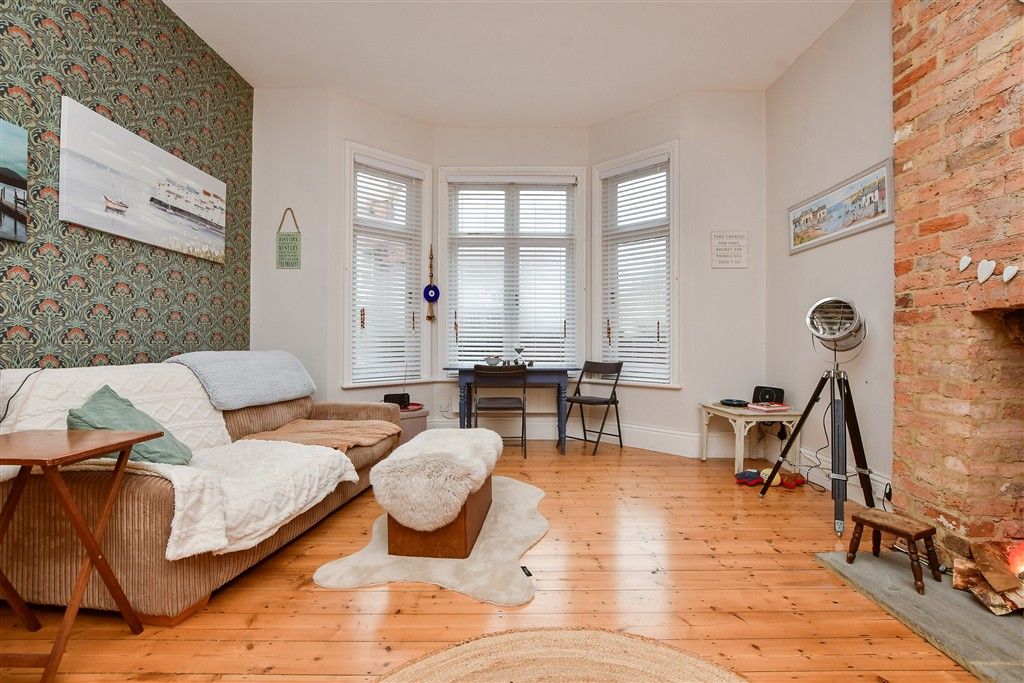 Property photo 3 of 8 Lounge/Diner