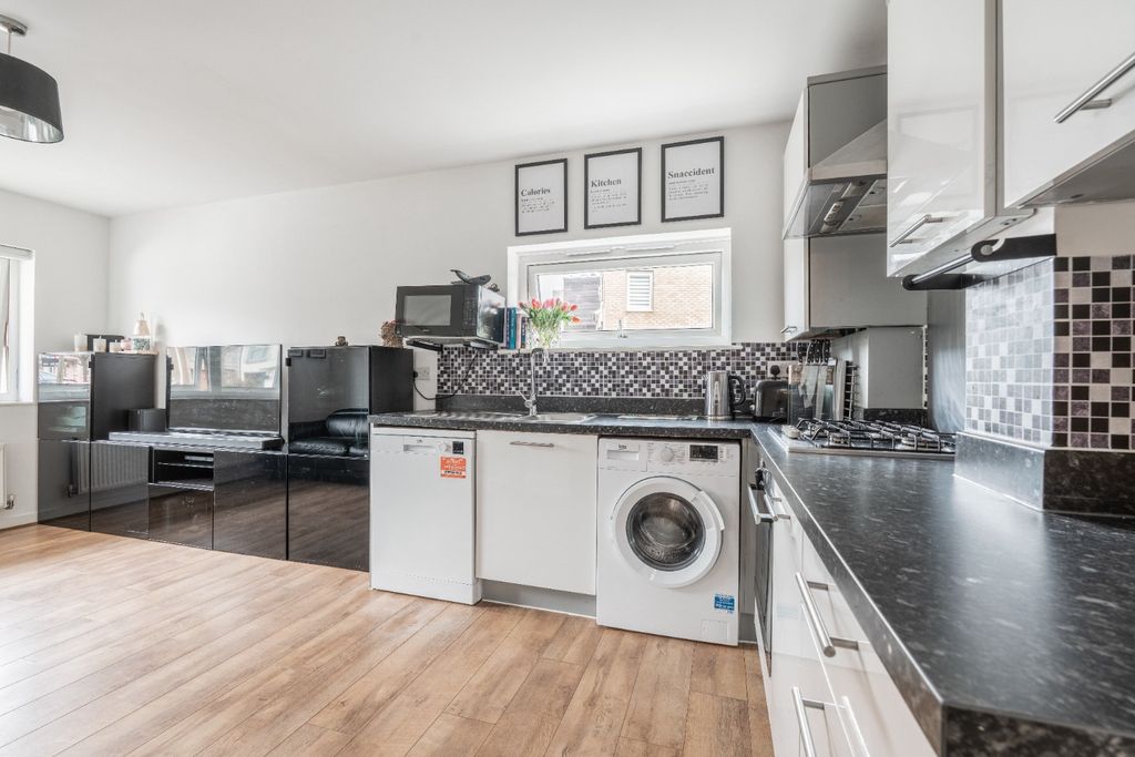 Property photo 1 of 11 4609671