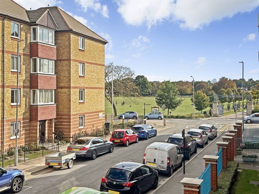 Property photo 2 of 17