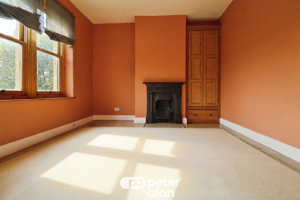 Property photo 3 of 32