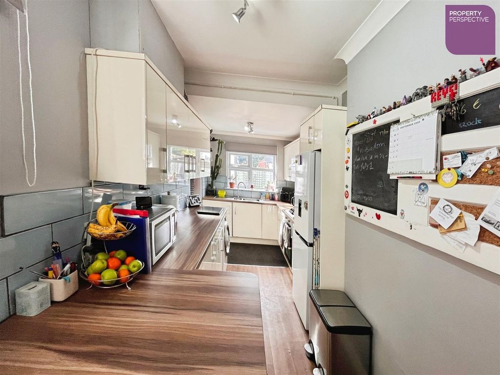 Property photo 3 of 14 Kitchen Breakfast Room