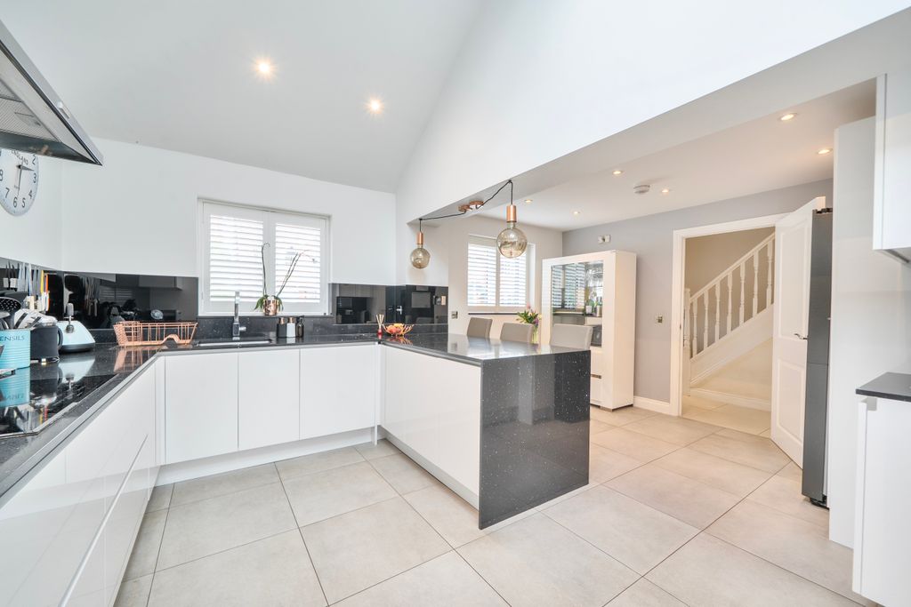 Property photo 2 of 17 1463813-13-6A0E274c0Ac6F
