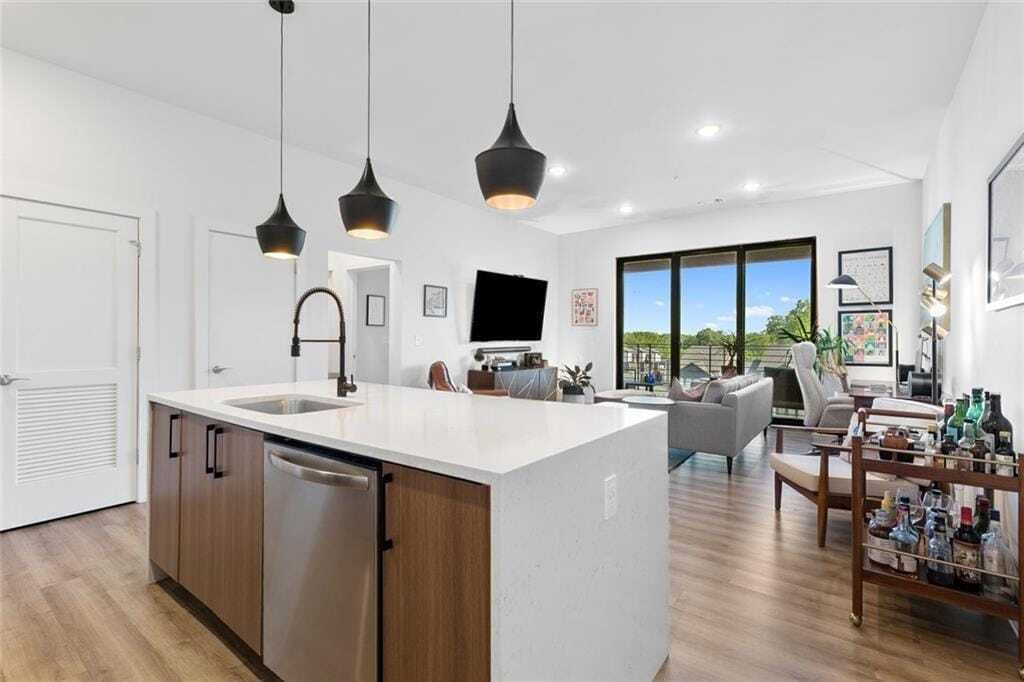 Property photo 1 of 31