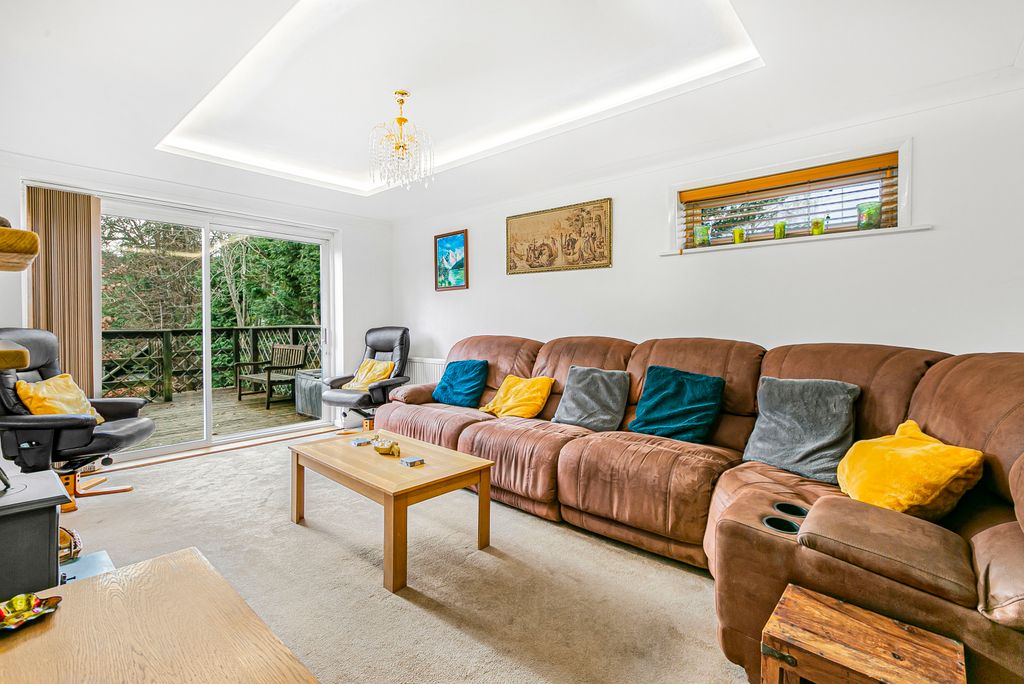 Property photo 3 of 28 Living Room