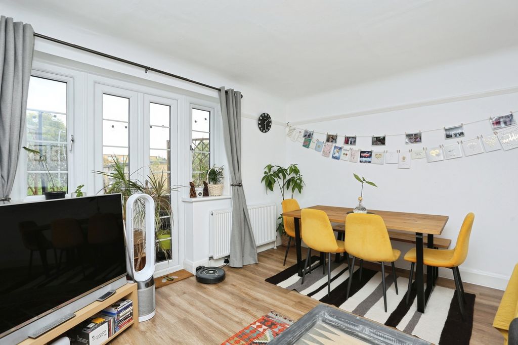 Property photo 3 of 16 Photo