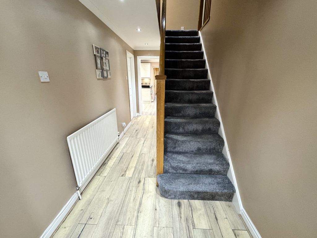 Property photo 3 of 31 Img_8872