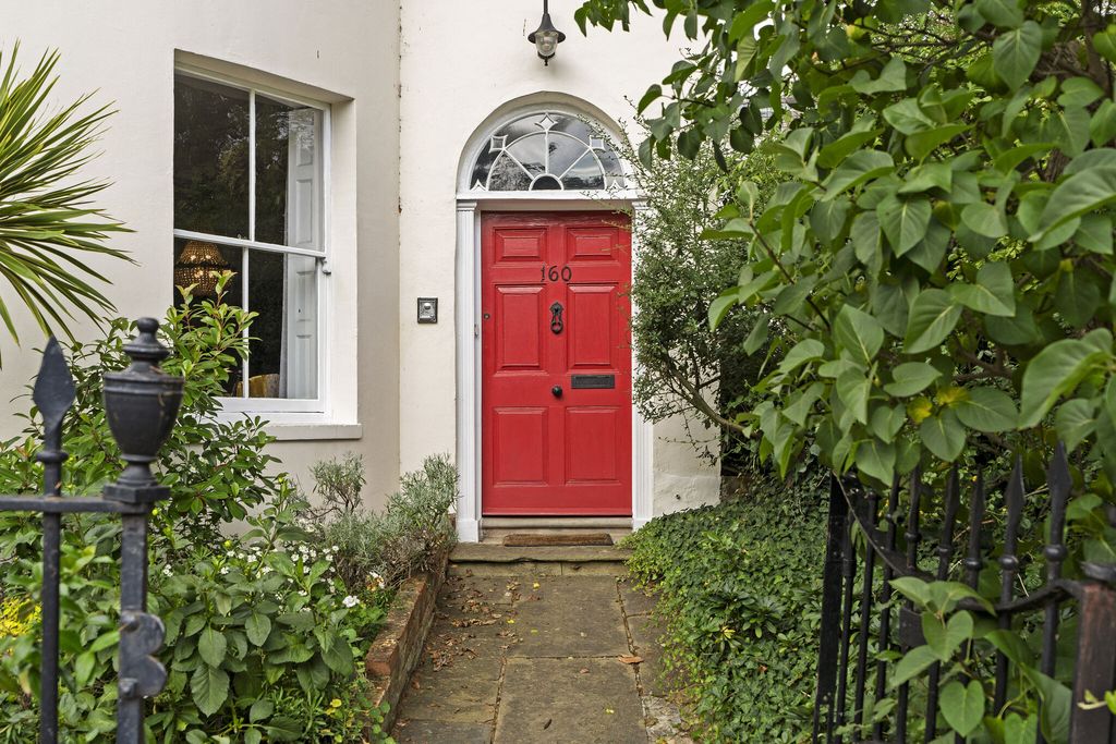 Property photo 2 of 22