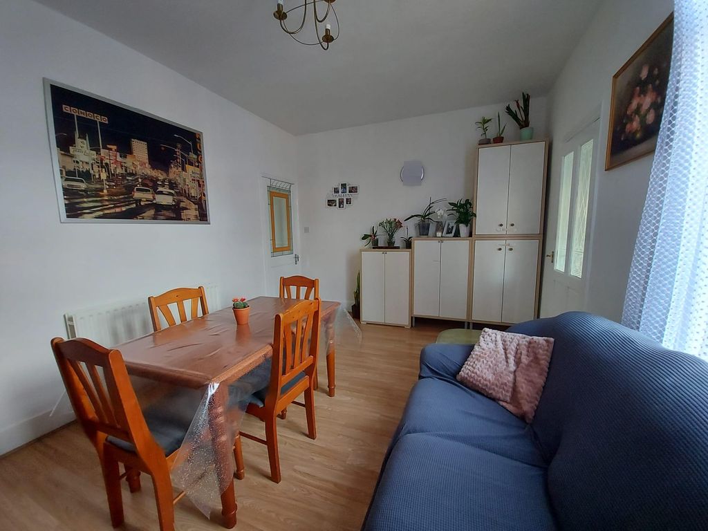 Property photo 1 of 11 Photo 0