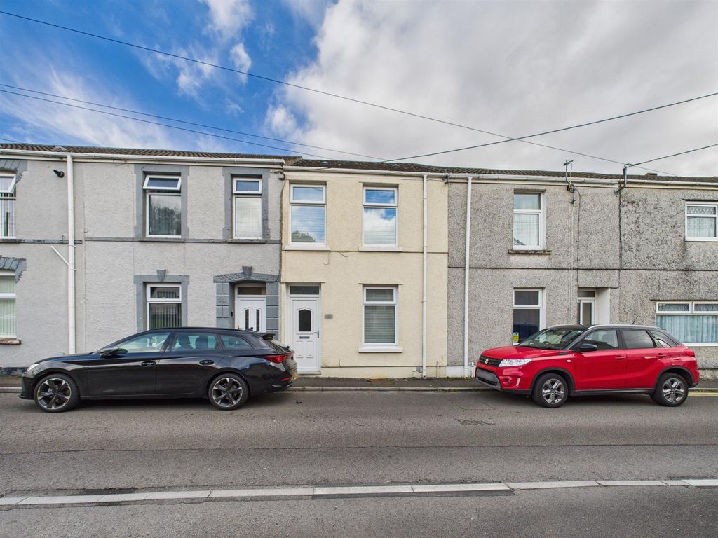 Property photo 3 of 17 Cam04045G0-Pr0034-Still020.Jpg