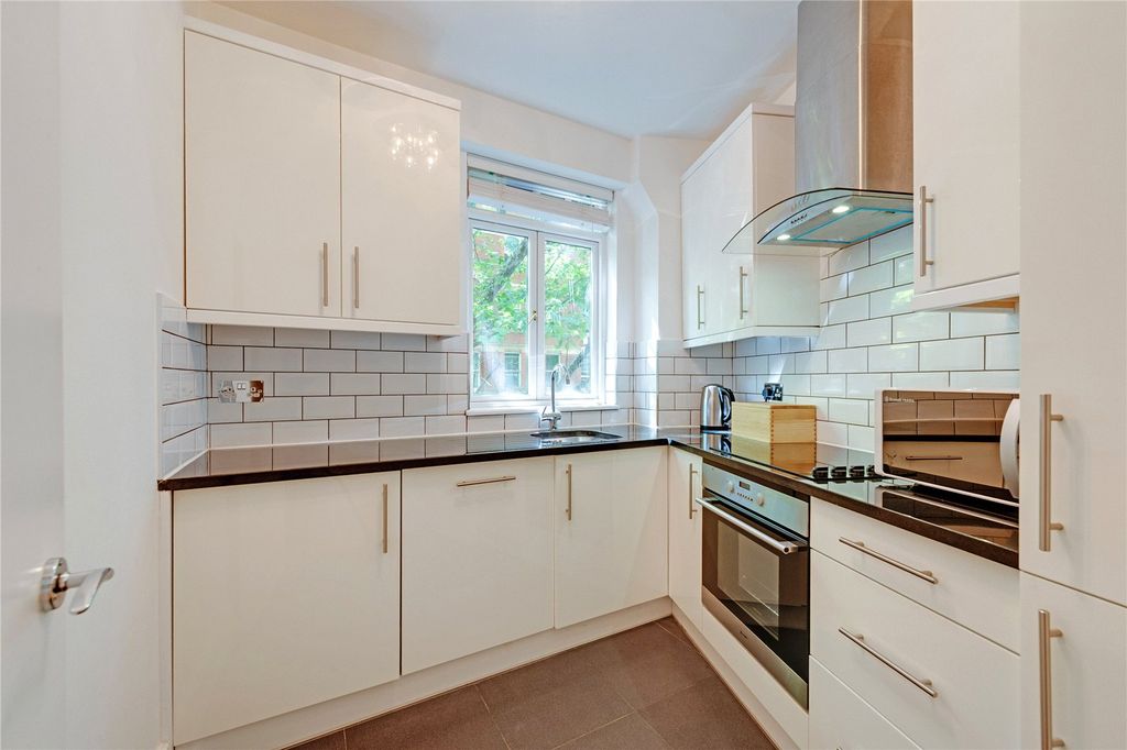 Property photo 2 of 8 Picture No. 04