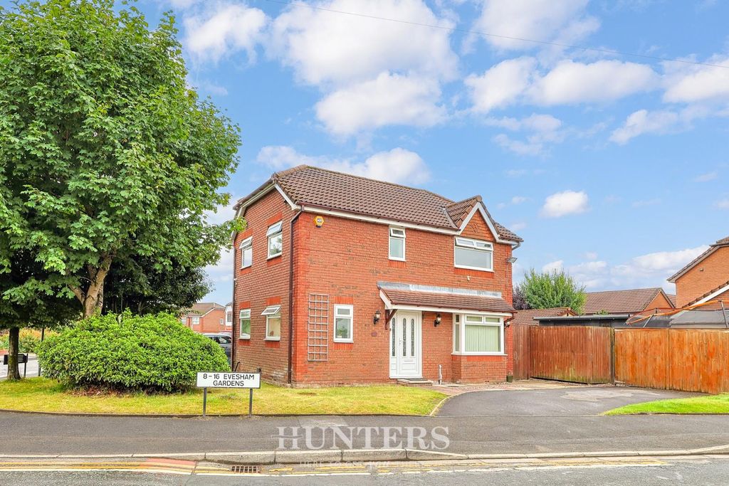 Property photo 1 of 17 Evesham Gardens (1).Jpg