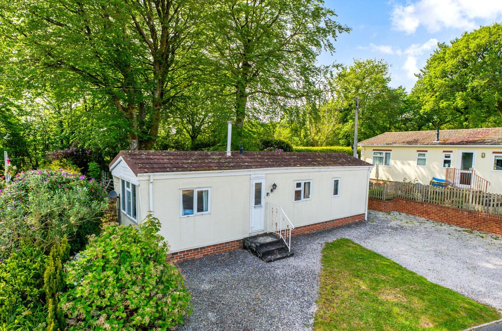 Property photo 1 of 18 1455776-1-69Fe0E6...
