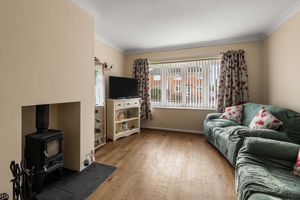 Property photo 2 of 27