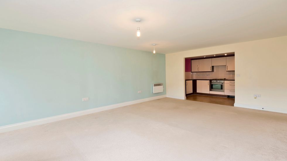 Property photo 2 of 11 8214223-Room1_Result