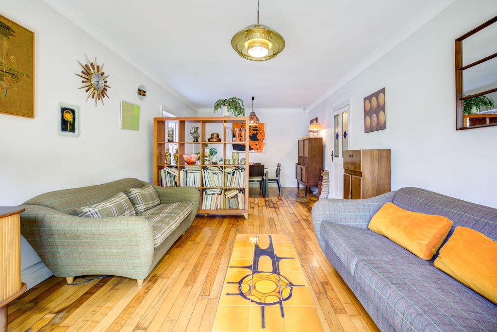 Property photo 2 of 22