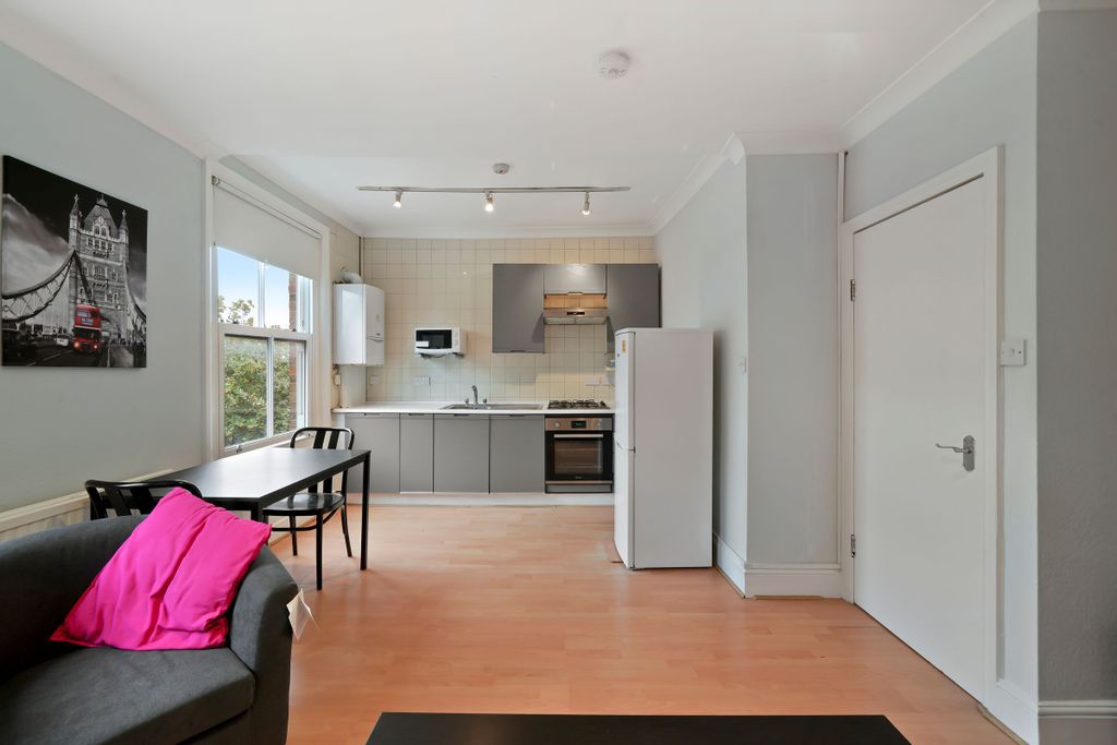 Property photo 3 of 10