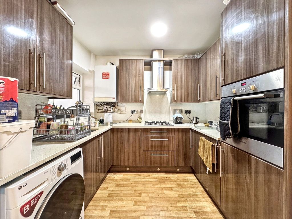 Property photo 2 of 19 Kitchen