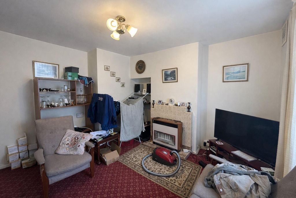 Property photo 3 of 10 Living Room