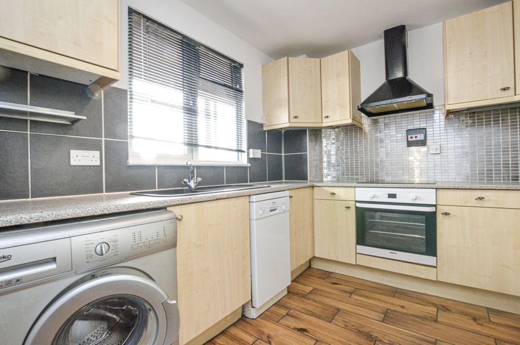 Property photo 2 of 9 1-Dsc_1133