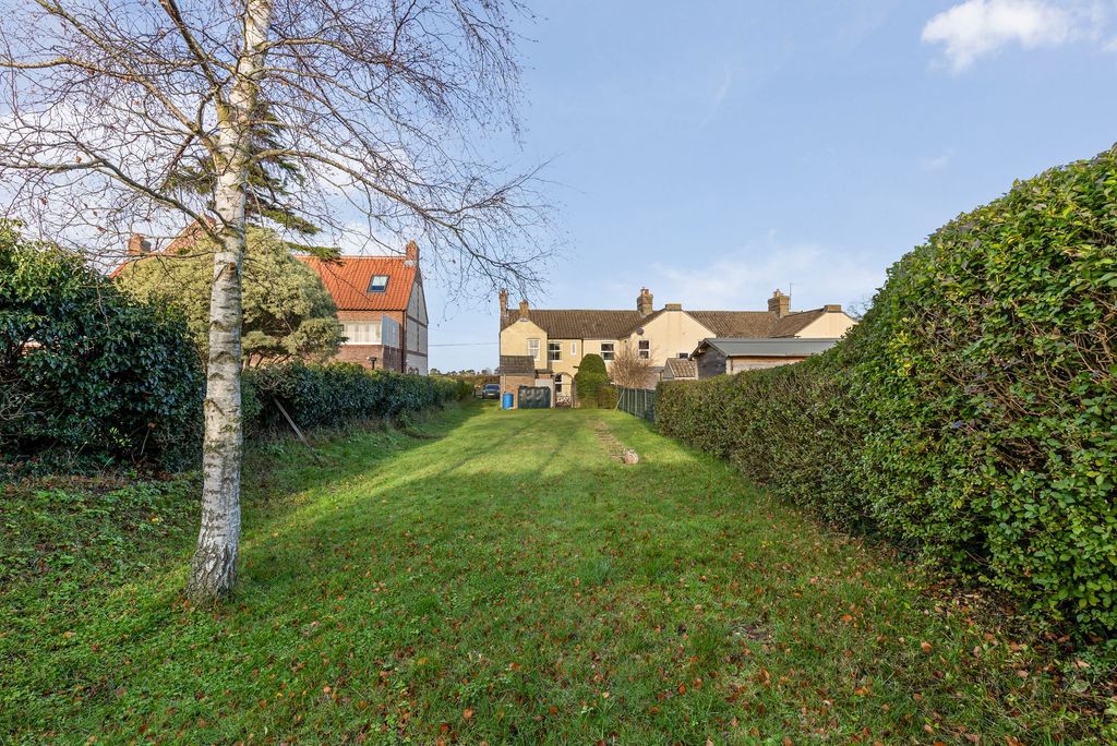 Property photo 2 of 14
