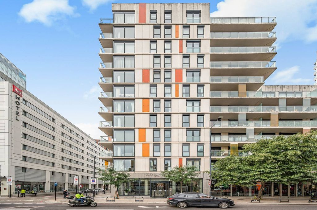 Property photo 2 of 8