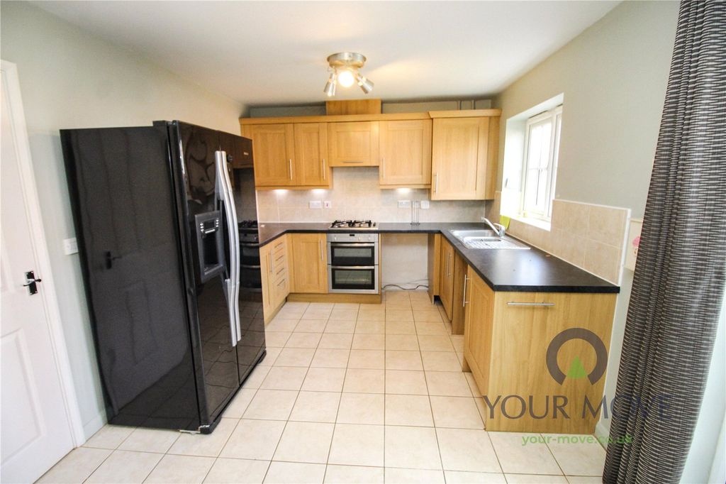 Property photo 3 of 20 Kitchen/Dining Room