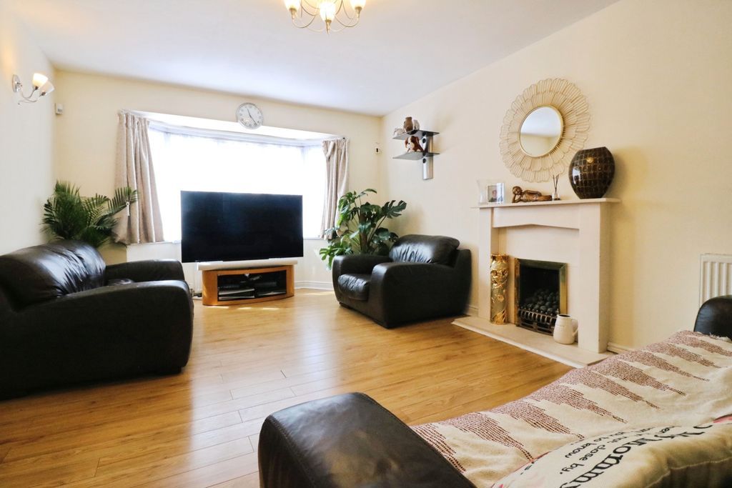 Property photo 3 of 23 Photo 9
