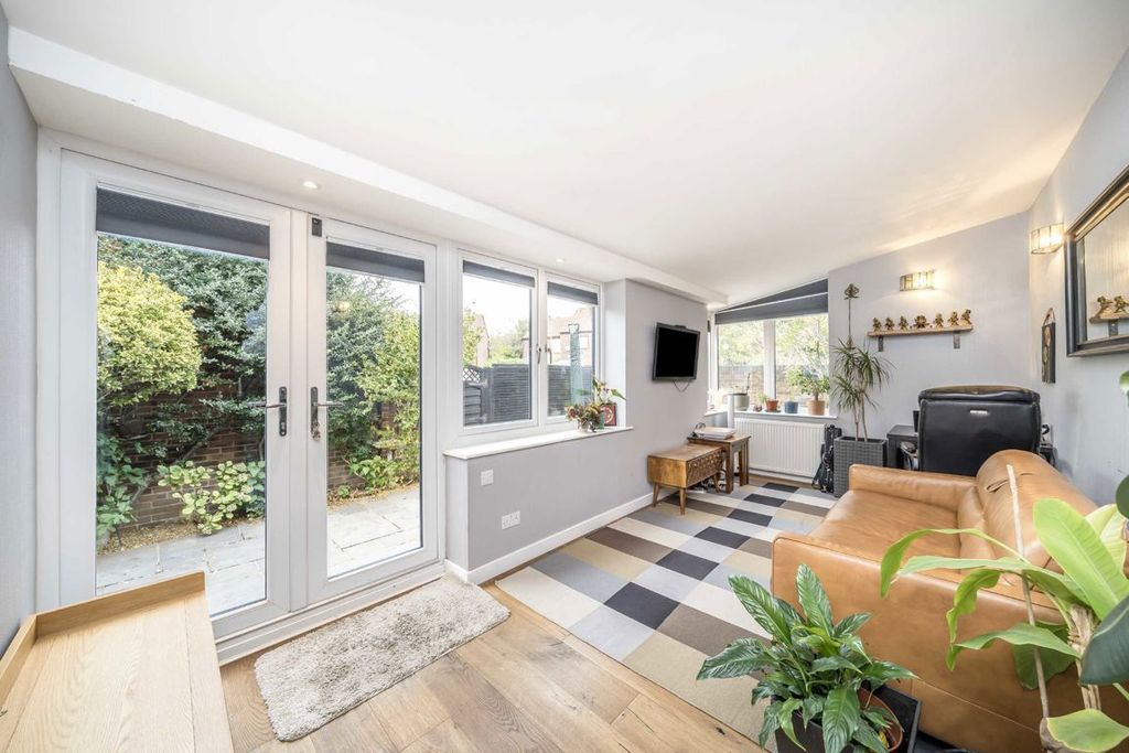 Property photo 2 of 8