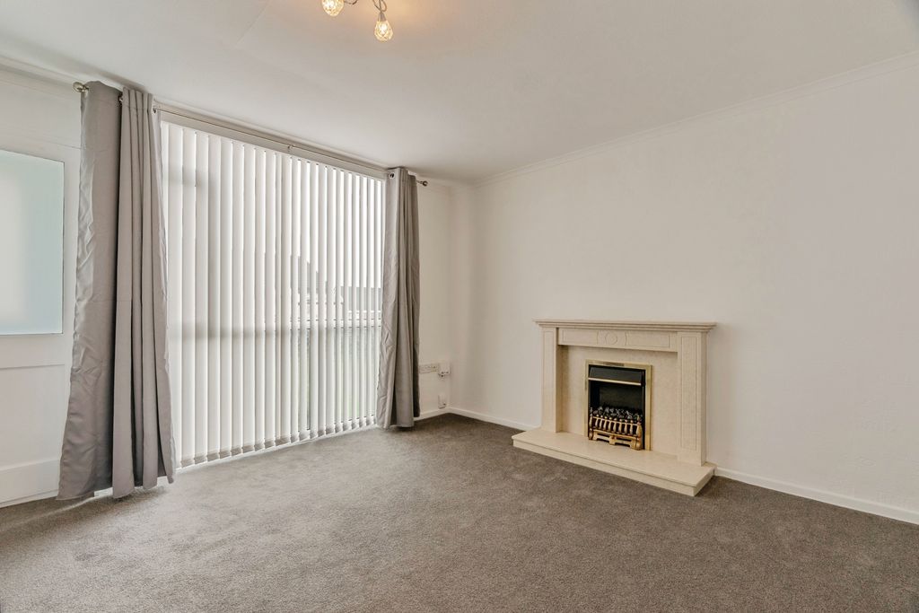 Property photo 3 of 18 Pbox-Img.Jpg
