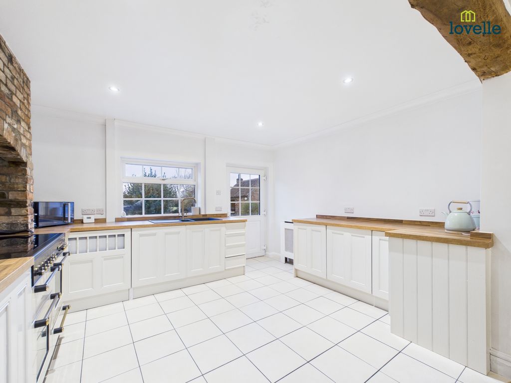 Property photo 3 of 24