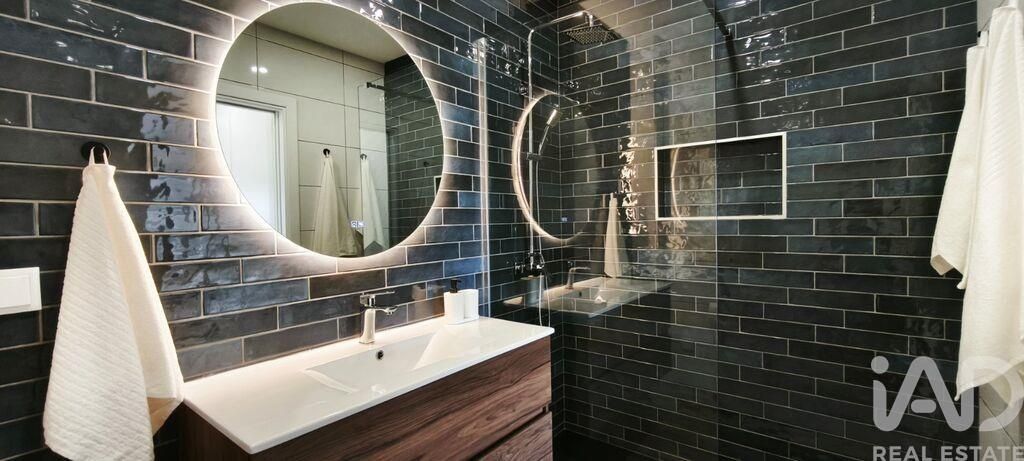 Property photo 1 of 37