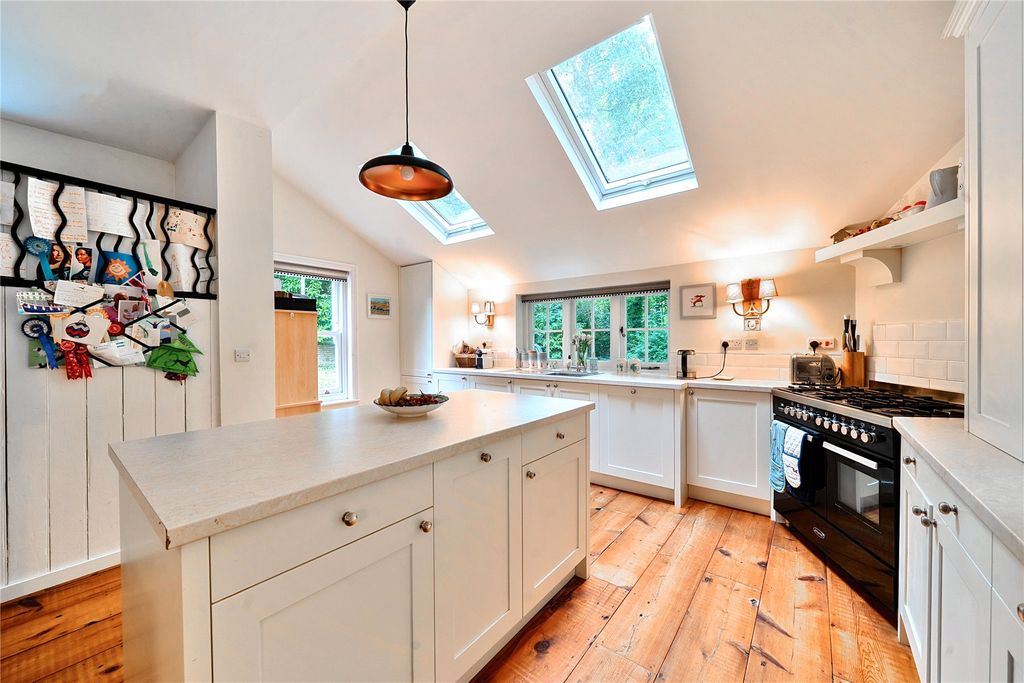 Property photo 3 of 28 Picture No. 04