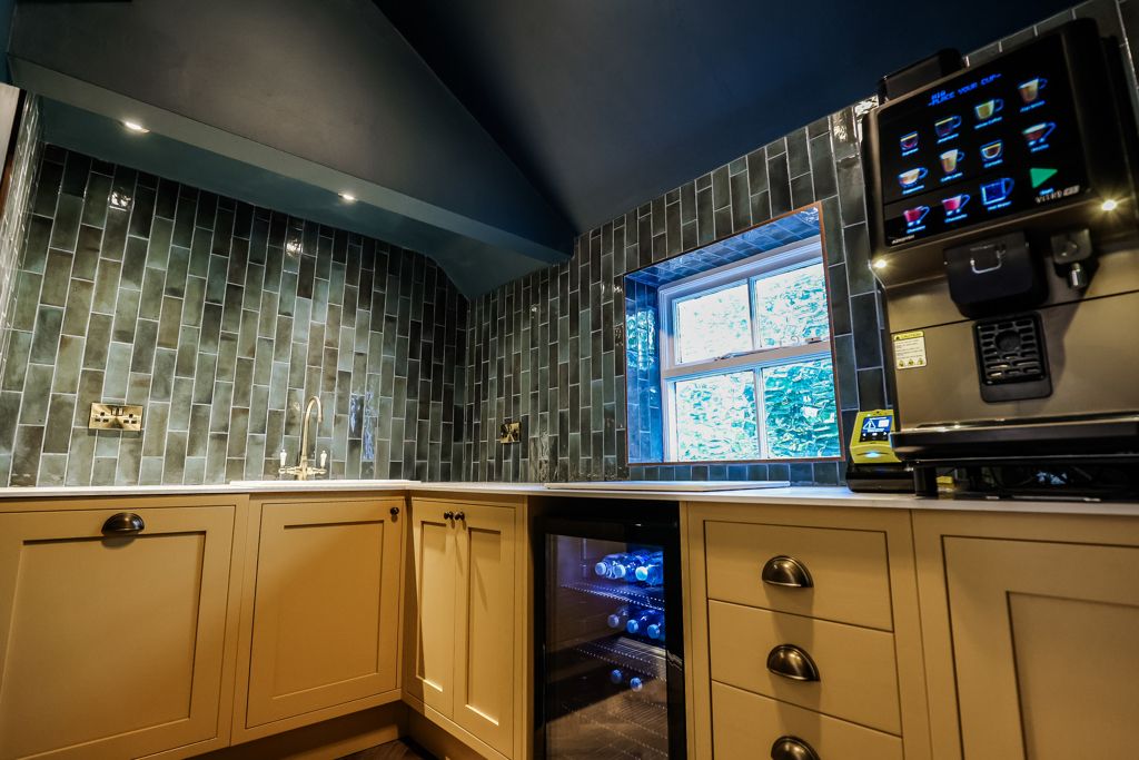 Property photo 2 of 9 Photo 8